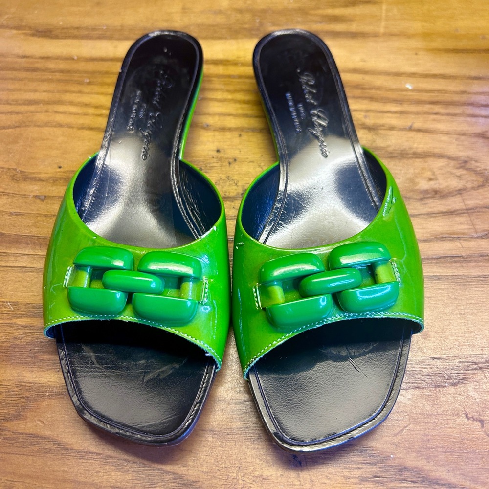 Robert Clergerie wmn 8.5 Green Patent Leather Chain vtg Y2K kitten heel sandals